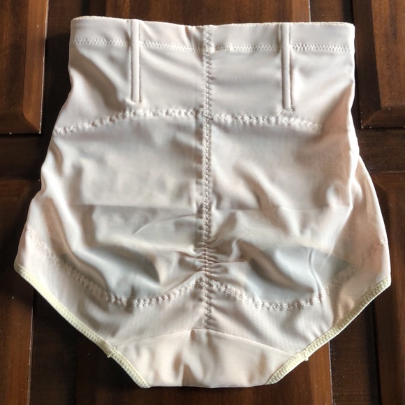 Women’s size medium shape wear underwear - Picture 4 of 5